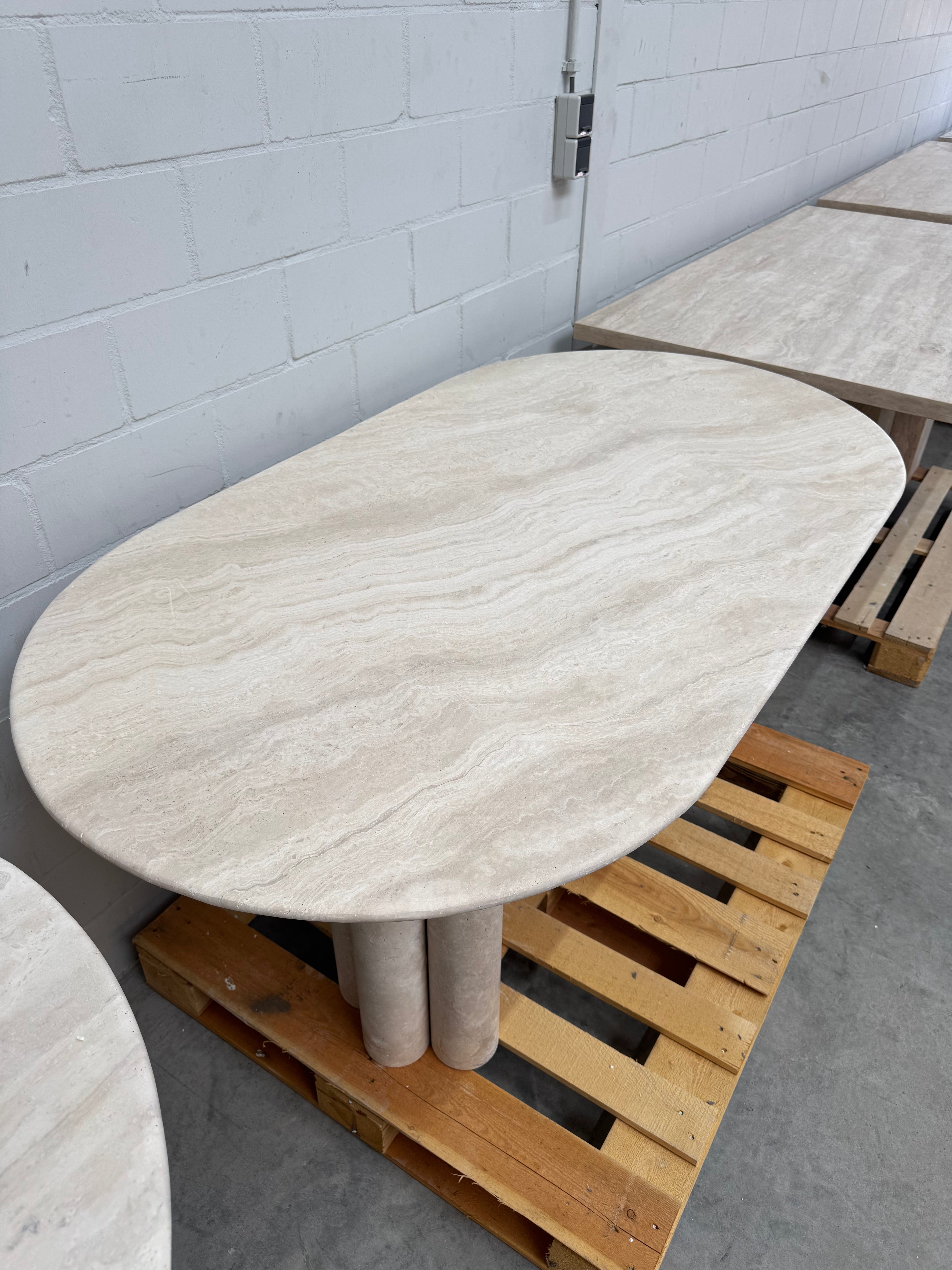 Solid Travertine Dining Table – Triple Cilinder Base 160x90cm #SHOWMODEL
