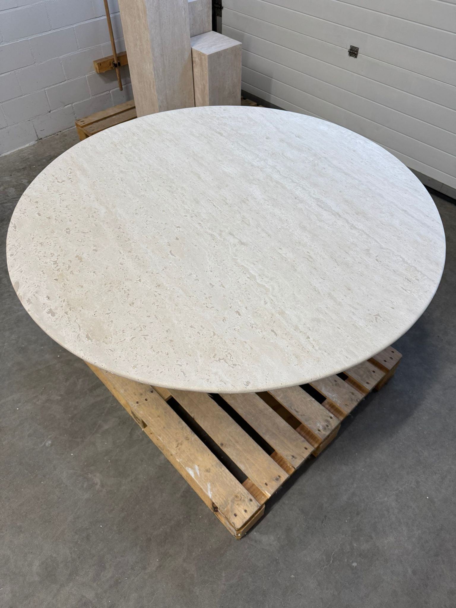 Solid Travertine Dining Table – Ribbed Base